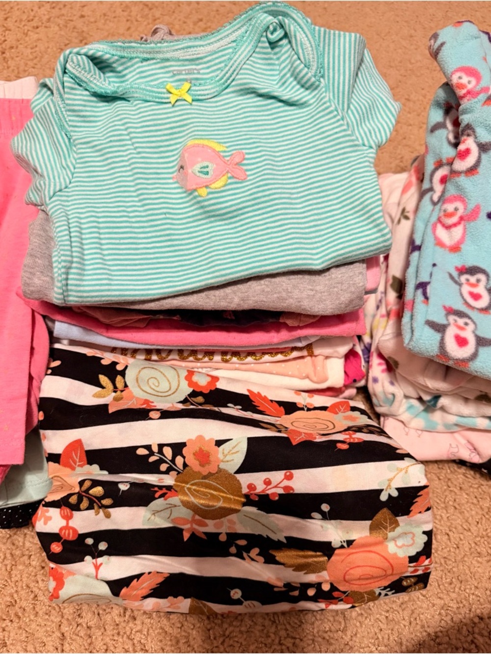 Random Baby Clothes 0-9m - Picture 6 of 7